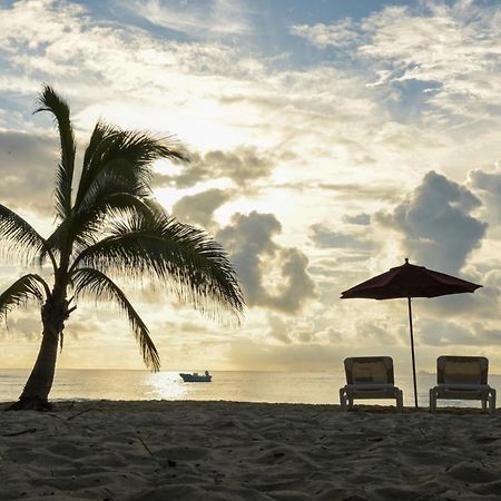Kinta Kan Cabanas Hotel プレヤデルカーメン エクステリア 写真